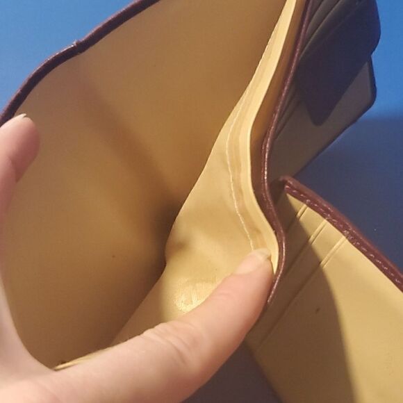 Etienne Aigner Vintage Wallet  - Picture 7 of 10